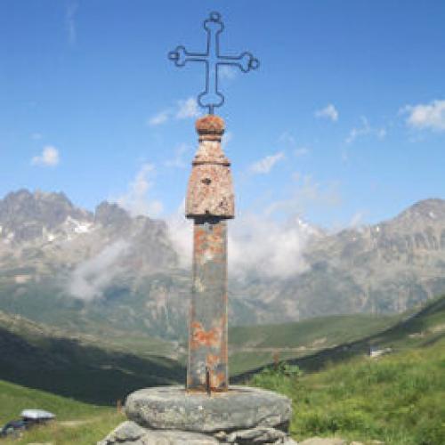 Le Croix On The Col